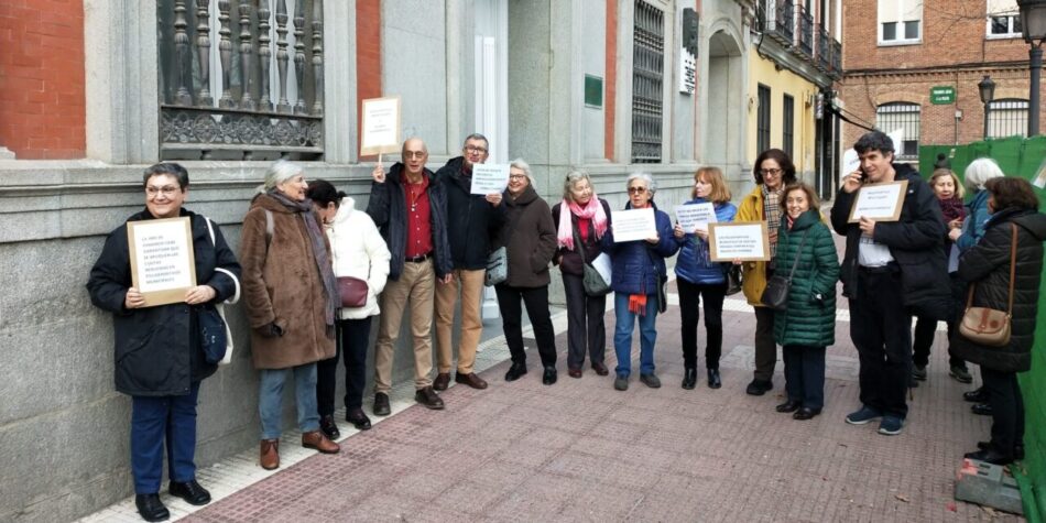 Los mayores de Chamberí (Madrid) vuelven al pleno del distrito para protestar por su discriminación en los gimnasios municipales gestionados por GoFit