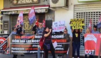 Trabajadoras del Servicio de Atención a domicilio (SAD) se manifiestan en Gandía por el incumplimiento reiterado de sus derechos