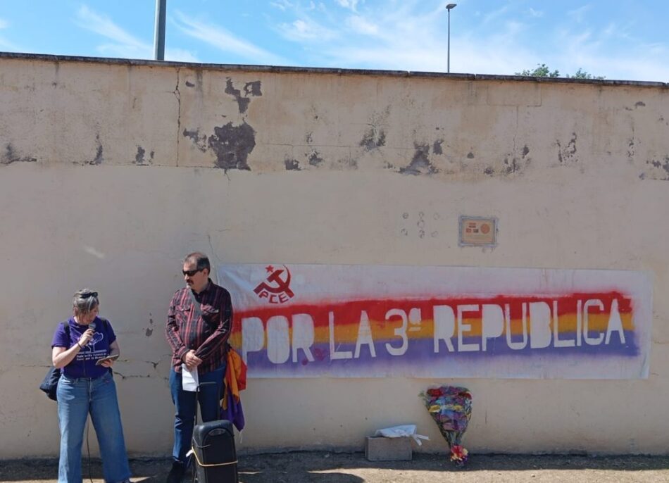 Intervención de Stella Maldonado Esteras, del Foro por la Memoria de la Comunidad de Madrid, en el homenaje a las fusiladas/os en las tapias del cementerio municipal del Zanjón