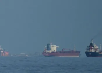 Irán promete represalia tras ataque estadounidense a buque y reitera que no hay conversaciones