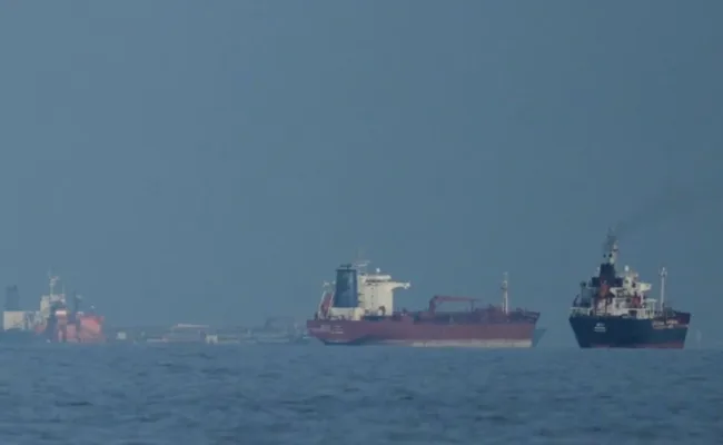 Irán promete represalia tras ataque estadounidense a buque y reitera que no hay conversaciones