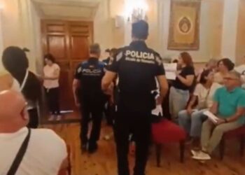 Denuncia pública por censura y trato discriminatorio al Centro Social 13 Rosas en Alcalá de Henares