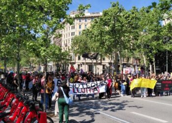 BComú, Junts i ERC forcen un Plenari per denunciar la manca de diàleg de Collboni amb els treballadors municipals en vaga