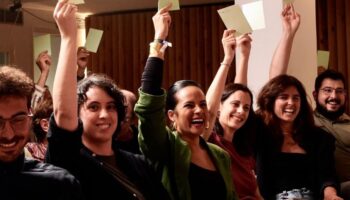 BComú pone en marcha la maquinaria para volver a ganar: movilización permanente y cambio de imagen