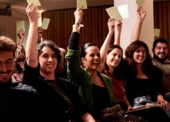 BComú pone en marcha la maquinaria para volver a ganar: movilización permanente y cambio de imagen