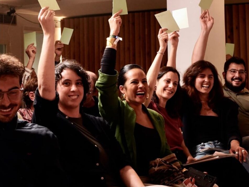 BComú pone en marcha la maquinaria para volver a ganar: movilización permanente y cambio de imagen