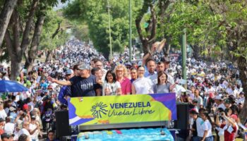 Presidenta (E) Delcy Rodríguez encabezó en Barquisimeto Gran Peregrinación Nacional por Venezuela sin Sanciones
