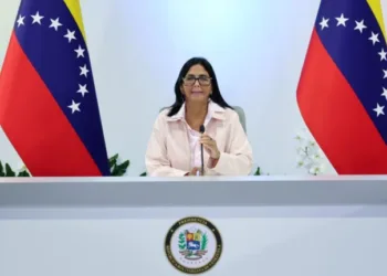 Presidenta (E) Delcy Rodríguez anuncia regreso de Venezuela al FMI
