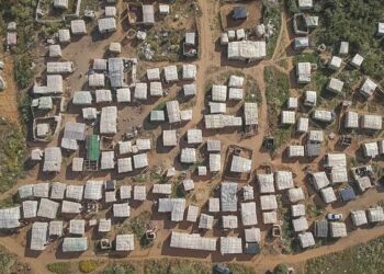 Huelva, entre chabolas y abandono institucional: Por Andalucía llevará a Europa la situación de los temporeros/as