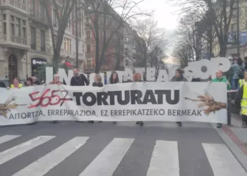 Colectivos en defensa de los derechos humanos se reúnen con el Defensor del Pueblo para abordar el problema de la impunidad policial y en los centros penitenciarios frente a la tortura