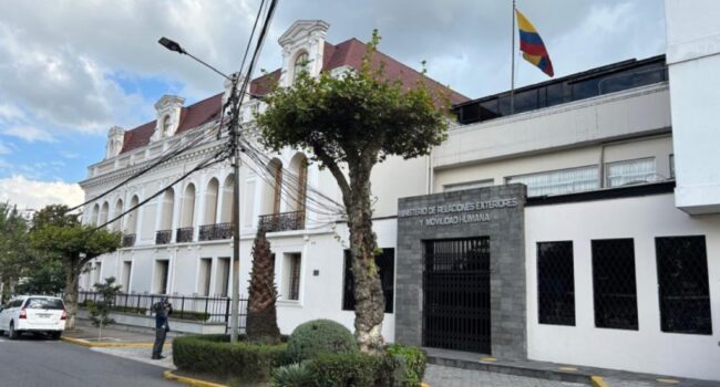 Confirman deportación de tres ecuatorianos al Congo desde EEUU