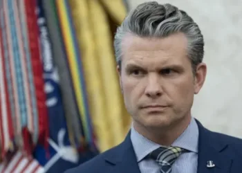 Congresistas de EE.UU. presentan petición para destituir al secretario Hegseth