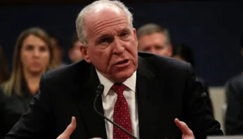 Exdirector de la CIA pide destituir a Trump por «incapacidad mental»