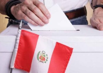 Perú se embarca en sus elecciones presidenciales con total incertidumbre y 35 candidaturas