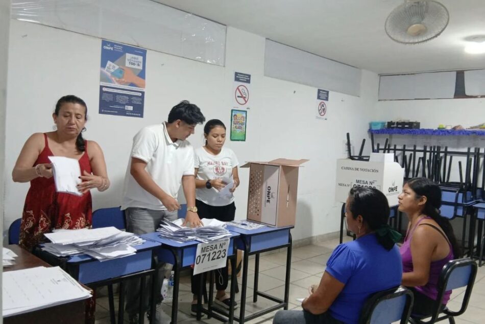 Continúan hoy comicios para que voten excluidos de sufragio en Perú