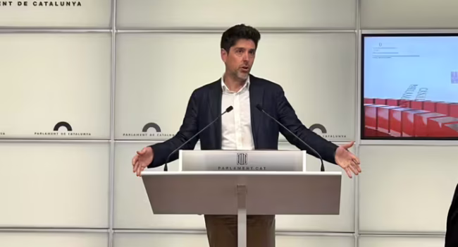 Comuns condicionan su apoyo a los Presupuestos en el Parlament al cumplimiento del acuerdo de bajas laborales