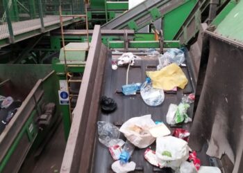 Alianza Verde pide en el Congreso al gobierno que cumpla la ley de residuos y ponga en marcha este año el Sistema de Devolución y Retorno de envases (SDDR)