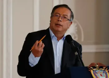 Petro demandará a Noboa por calumnia tras señalamientos de vínculos con el narcotráfico