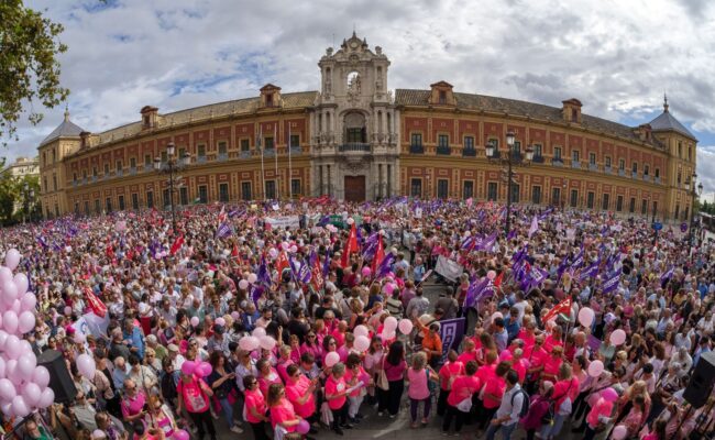 La gestión de la Sanidad Pública, el Paro y la Vivienda, principales problemas que más afectan a los andaluces y andaluzas, según el CIS