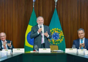 Lula da Silva hace 18 cambios ministeriales de cara a elecciones generales de octubre