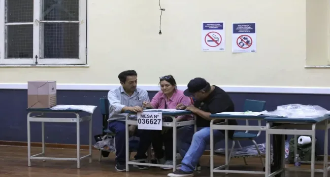 Actualización de los resultados iniciales de las elecciones generales en Perú
