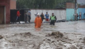 Perú prorroga el estado de emergencia por lluvias y cierra puertos