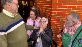 La movilización social logra aplazar el desahucio de Antonia en Alcantarilla hasta septiembre