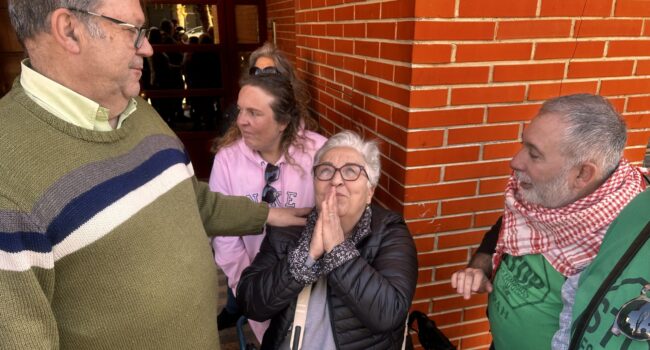 La movilización social logra aplazar el desahucio de Antonia en Alcantarilla hasta septiembre