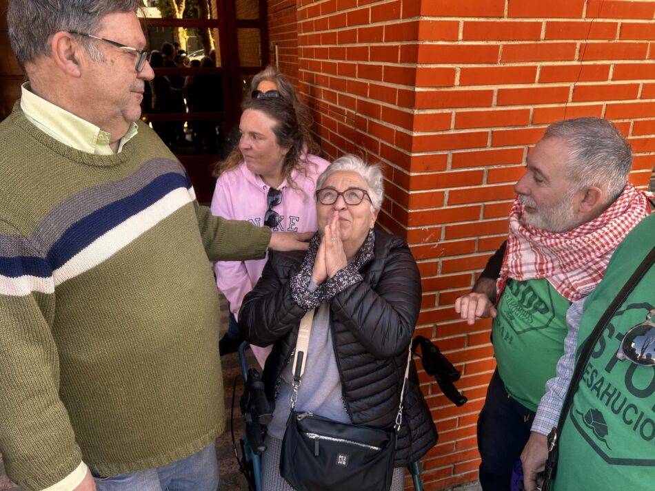 La movilización social logra aplazar el desahucio de Antonia en Alcantarilla hasta septiembre