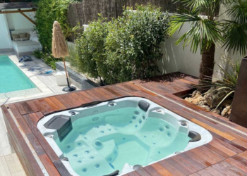 Gánale metros a tu jardín: ¿cómo transformar tu piscina en un espacio transitable y multifuncional?