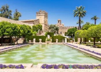 FACUA Córdoba denuncia ante la Cámara de Cuentas de Andalucía el cobro de tasas por bodas civiles no celebradas en el Alcázar