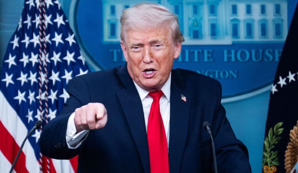 Trump vuelve a amenazar a Irán y trata de transmitir una imagen de control de la situación