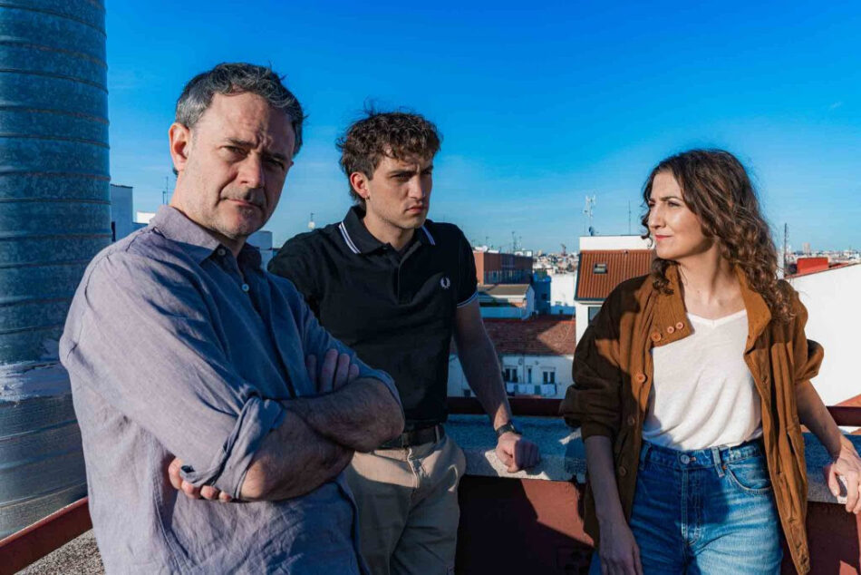 Acogemos el estreno de ‘Saúl y la noche’ sobre juventud y extrema derecha, con texto y dirección de Beatriz Jaén e interpretación de Pepa Zaragoza, Daniel Moreno y Marc Romero