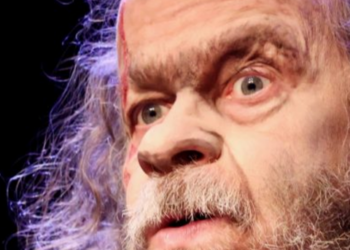 «Animal o la salida humana»: una adaptación de Kafka que ha sido un éxito en Argentina con interpretación de Luis Sartor