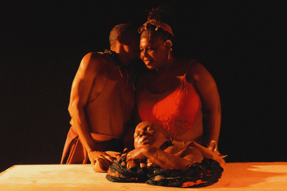 Silvia Albert Sopale vuelve a Teatro del Barrio con LÖTÒ, una obra para reconciliar al público con sus cuerpos