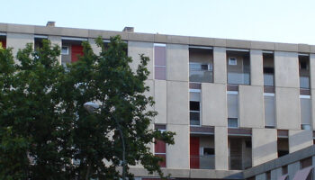 La FRAVM exige prohibir el cobro del IBI a inquilinos de VPO en Madrid y denuncia que el nuevo reglamento autonómico permite el acceso a rentas de más de 84.000 euros