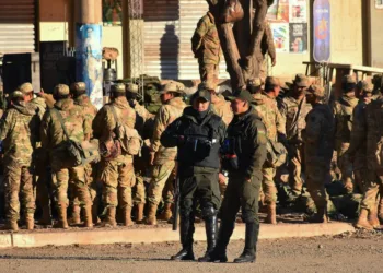 Bolivia: Rodrigo Paz promulga ley que legitima represión mediante Fuerzas Armadas