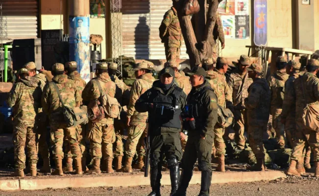 Bolivia: Rodrigo Paz promulga ley que legitima represión mediante Fuerzas Armadas