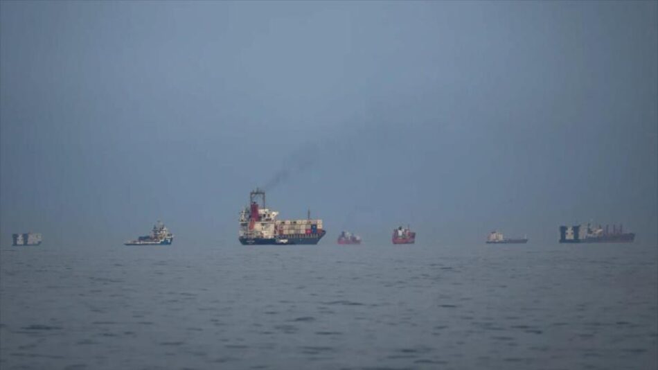 2.000 buques y 20.000 marineros están atrapados en el Golfo Pérsico