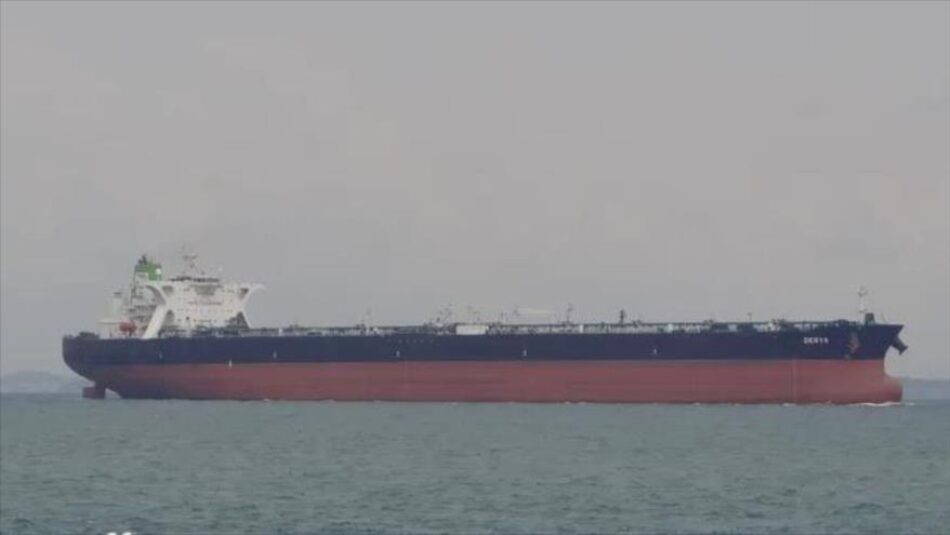 Un segundo superpetrolero iraní evade el bloqueo de EEUU en el último día