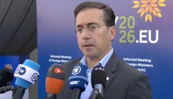 El ministro de Exteriores, José Manuel Albares, insiste en romper el acuerdo de la UE con Israel