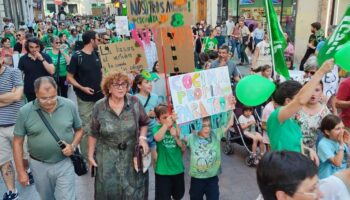 PP y VOX suspenden el programa escolar de consumo de frutas en Aragón bajo pretextos racistas y desprotegen a la infancia