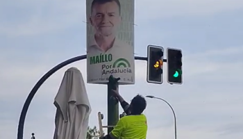 IU acusa al alcalde de Sevilla de “pisotear las reglas democráticas” al ordenar retirar propaganda electoral de Por Andalucía