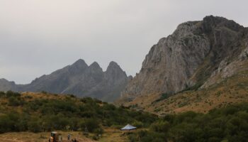 Homenaje y entrega de restos de víctimas de la dictadura franquista en Casares de Arbas (León)