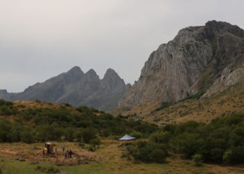 Homenaje y entrega de restos de víctimas de la dictadura franquista en Casares de Arbas (León)