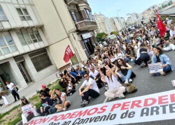 As grandes cadeas de téxtil e calzado obrigadas a pechar na nova xornada de folga contra o convenio ARTE