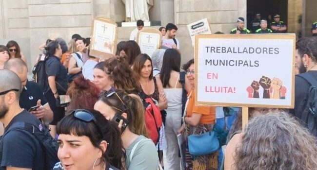 BComú esbronca el Govern Collboni per ignorar els treballadors en vaga i li exigeix que aparti a Batlle de les converses