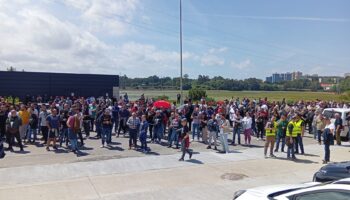 O metal da Coruña dá unha mostra de forza no primeiro día de folga por un convenio digno