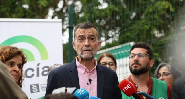 Antonio Maíllo denuncia en Algeciras el “abandono sanitario” de la Junta y propone una reforma fiscal para reforzar los servicios públicos