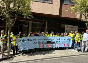FCC insiste en recortar a xubilación parcial na recollida do lixo de Vigo, que segue adiante coa folga indefinida